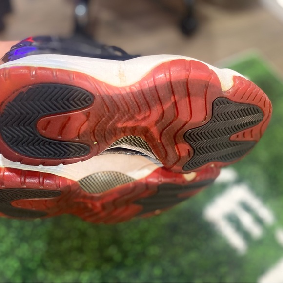 Air Jordan 11 Retro Bred - Picture 6 of 6